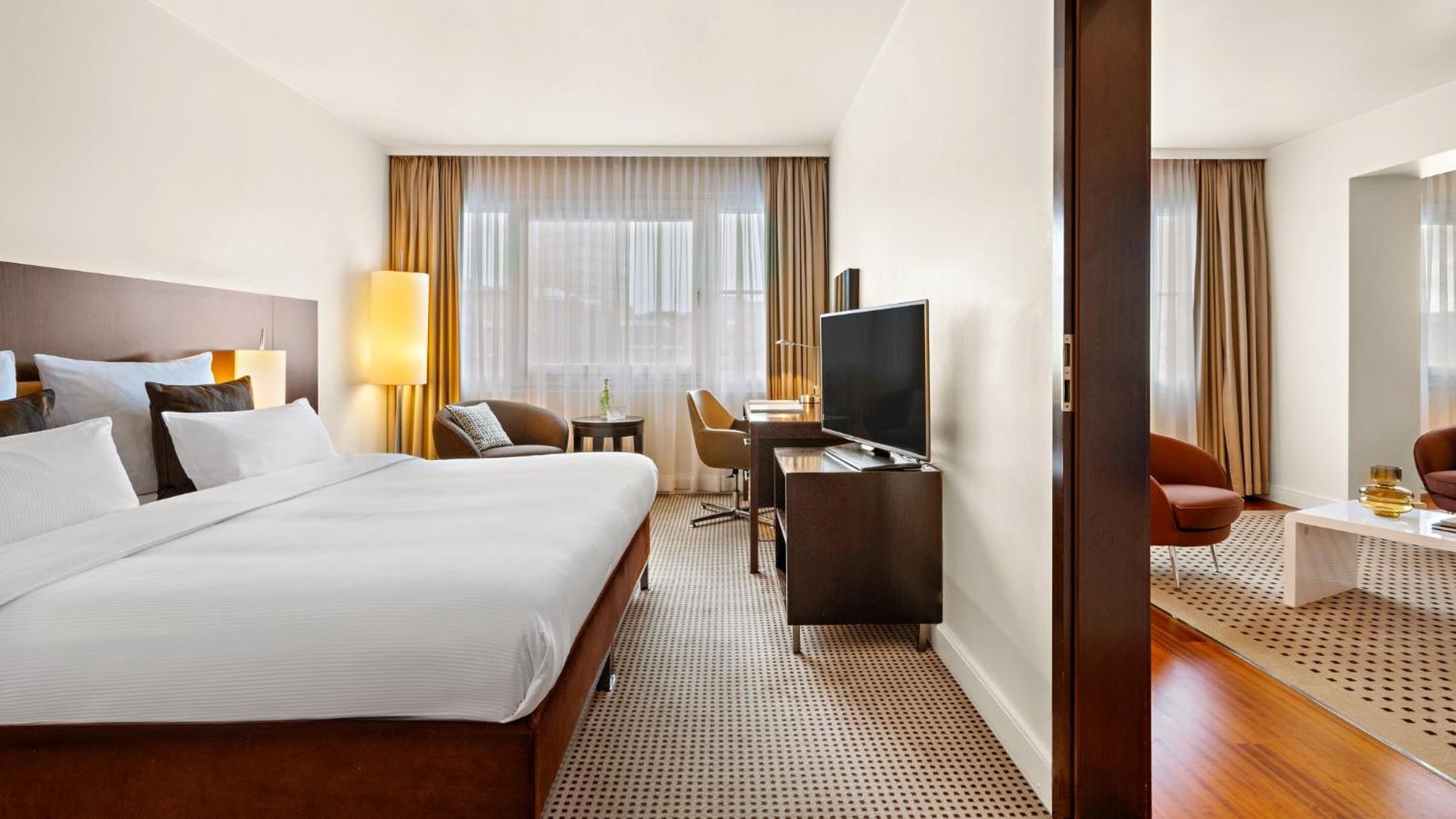 Hotel Crowne Plaza Centre Ku'damm By Ihg 4*