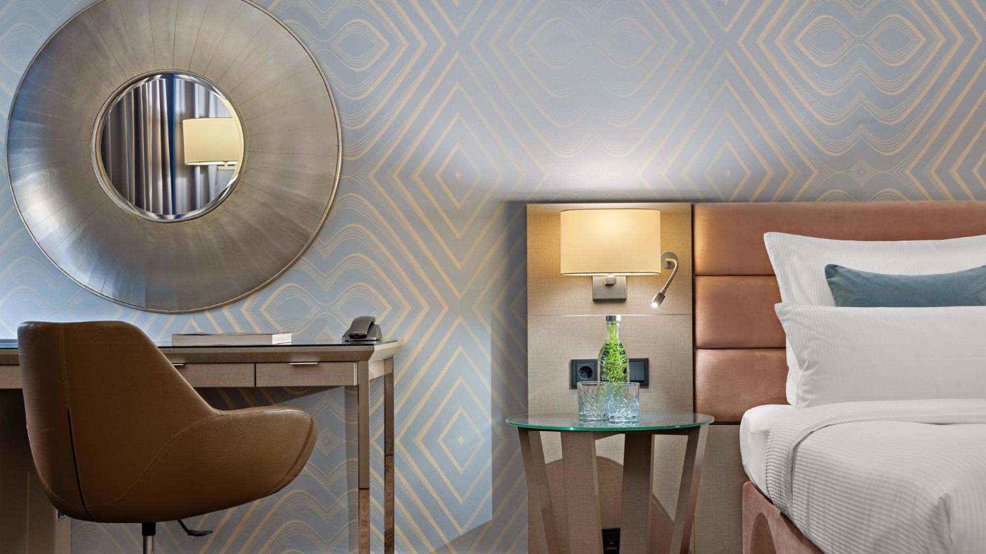 Crowne Plaza Centre Ku'damm By Ihg Hotel 4*