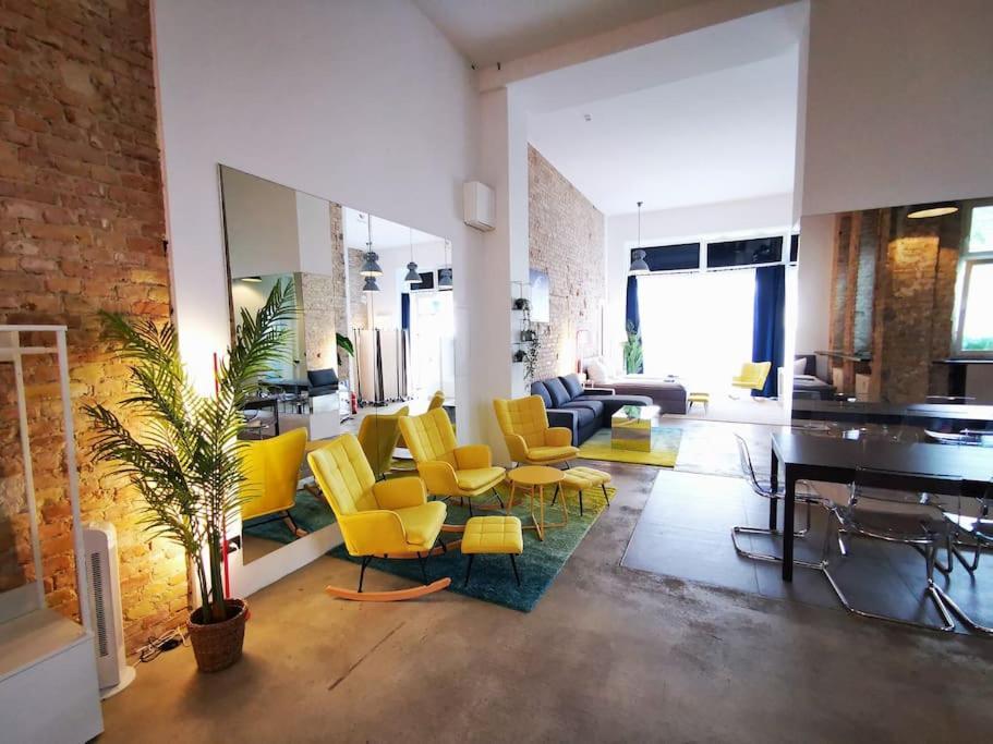 Sc 00 Loft By Rockchair L Superhost Status L Unique & Style Loft 205 Sqm 2 Floors Tablefootball Tabletennis 3 Bathrooms Boxspringbeds Welcomes You! Apartment *