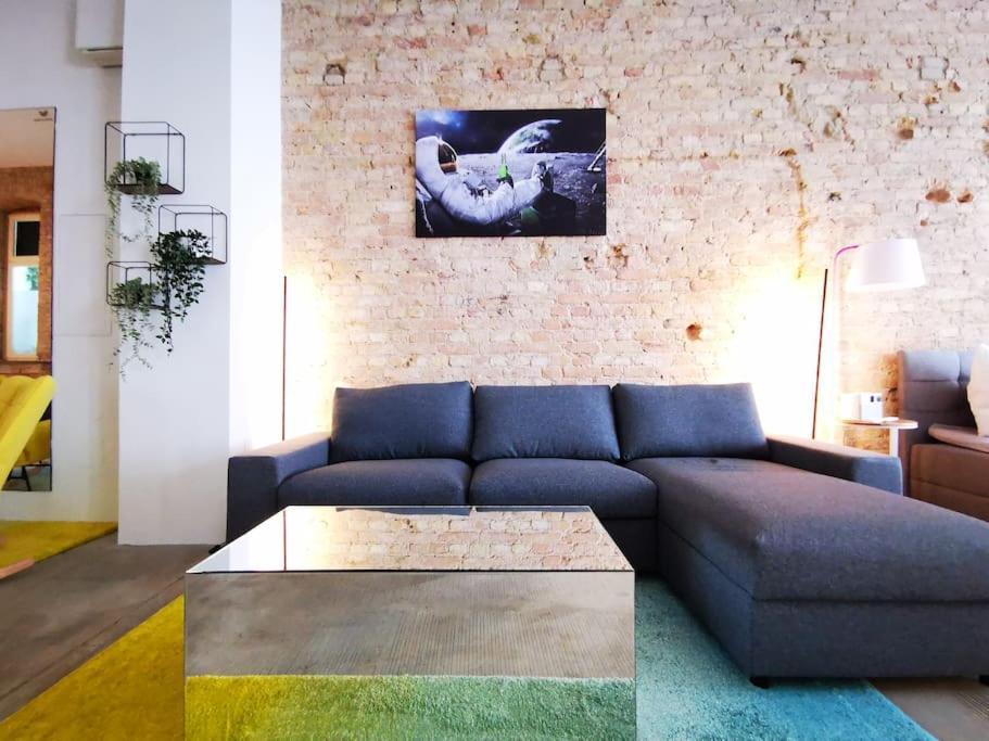Apartment Sc 00 Loft By Rockchair L Superhost Status L Unique & Style Loft 205 Sqm 2 Floors Tablefootball Tabletennis 3 Bathrooms Boxspringbeds Welcomes You! *
