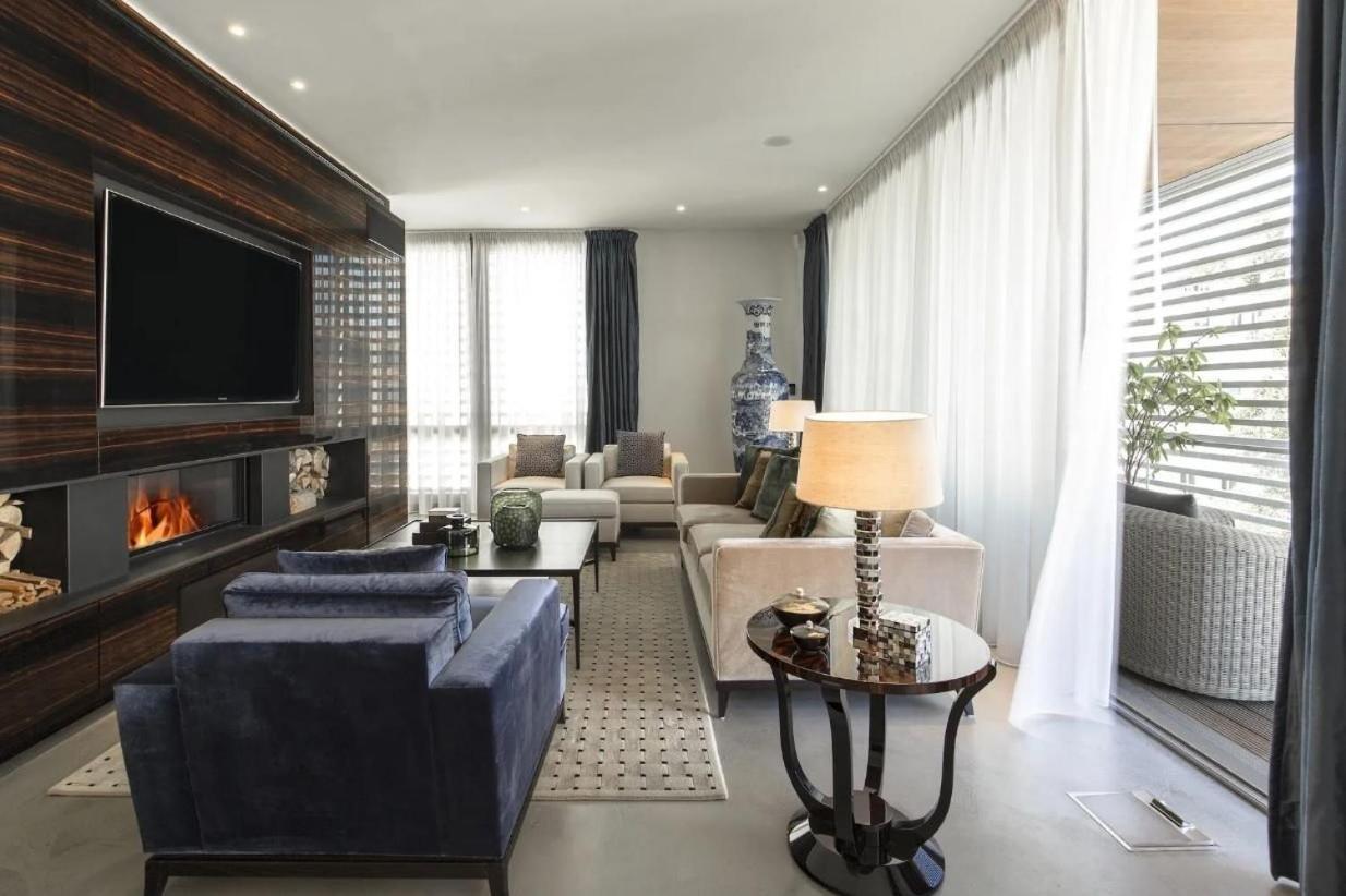 Ultra Luxury Penthouse With Pool *