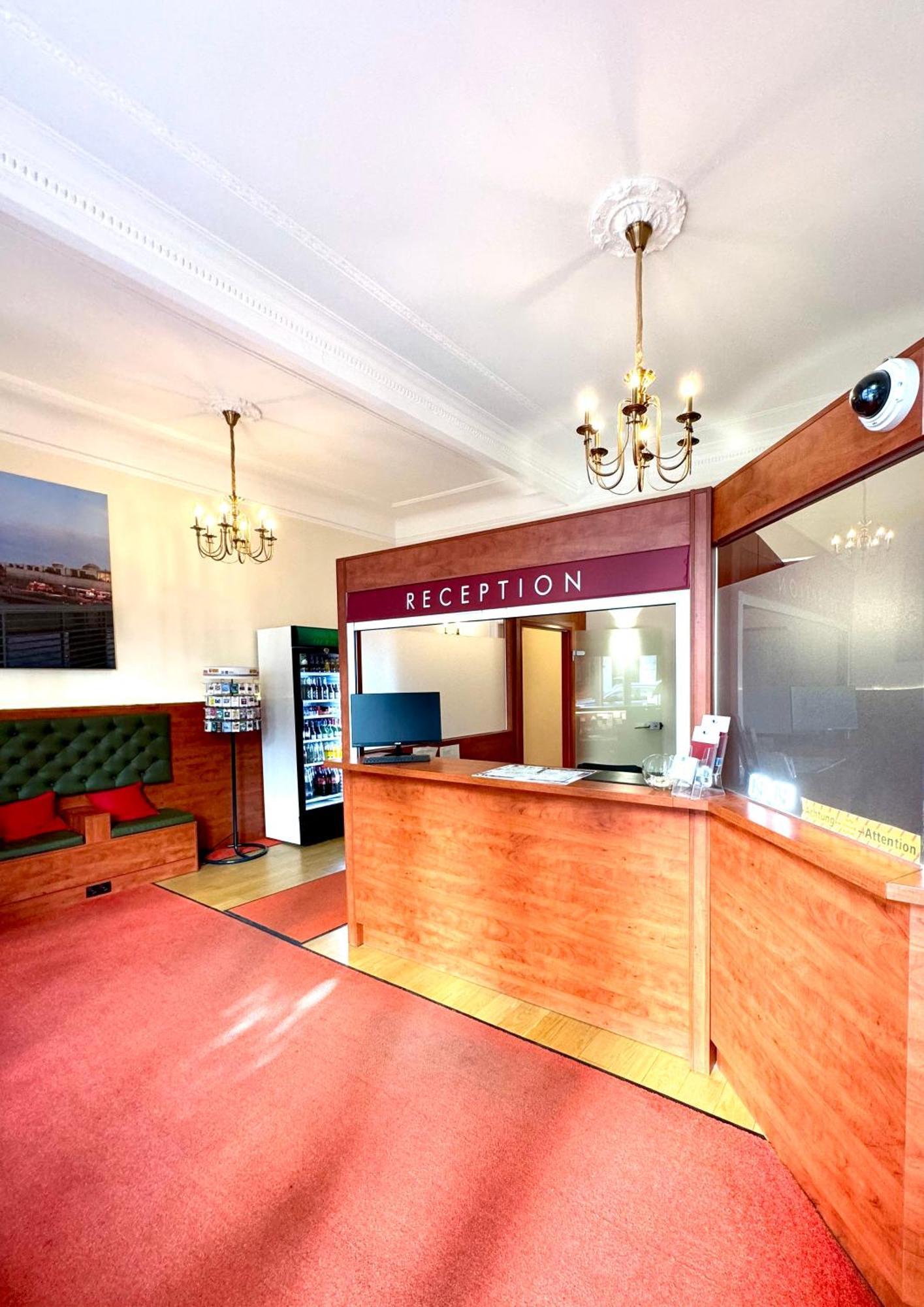 Kurfuerst Am Kurfuerstendamm Hotel 3*