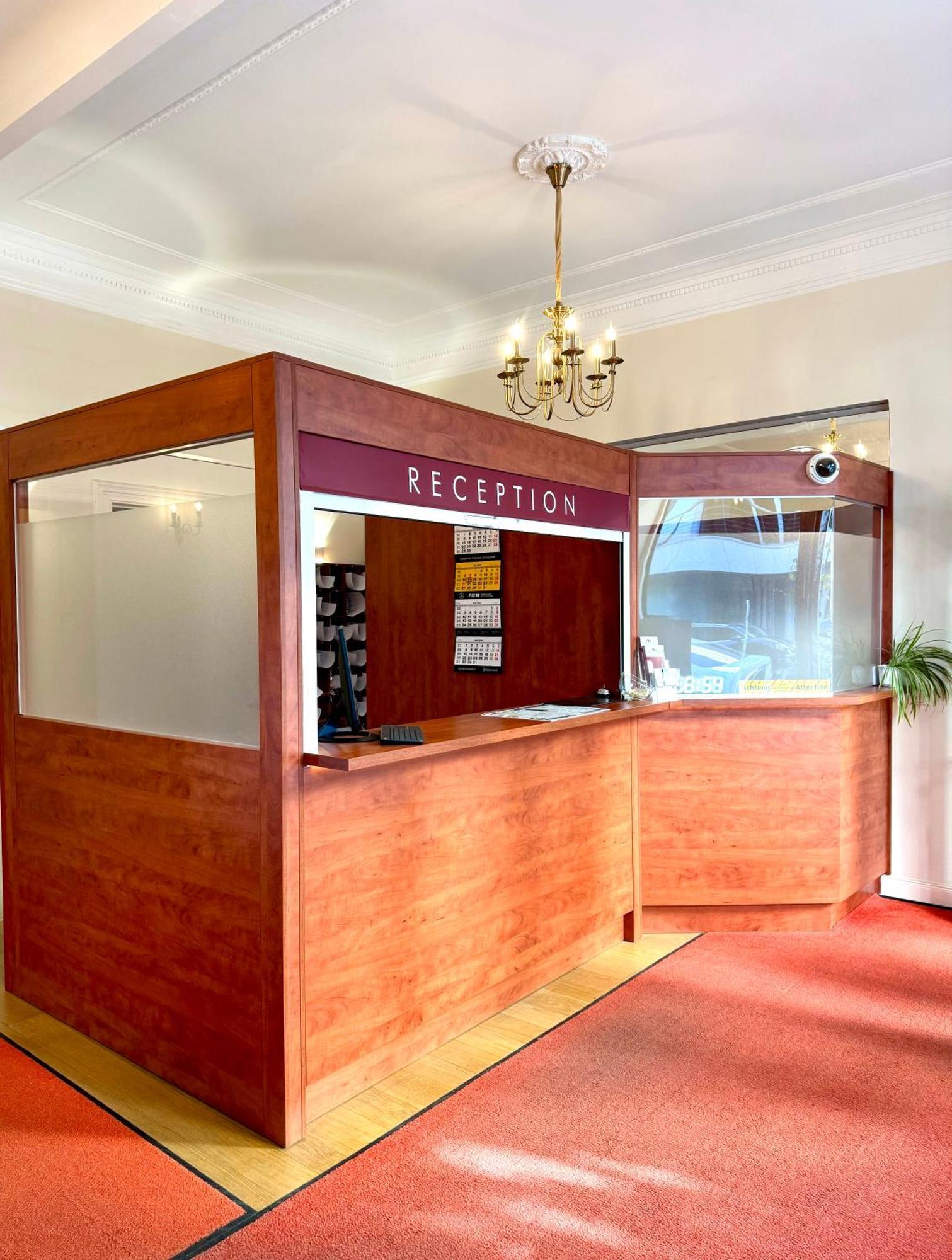 Hotel Kurfuerst Am Kurfuerstendamm 3*