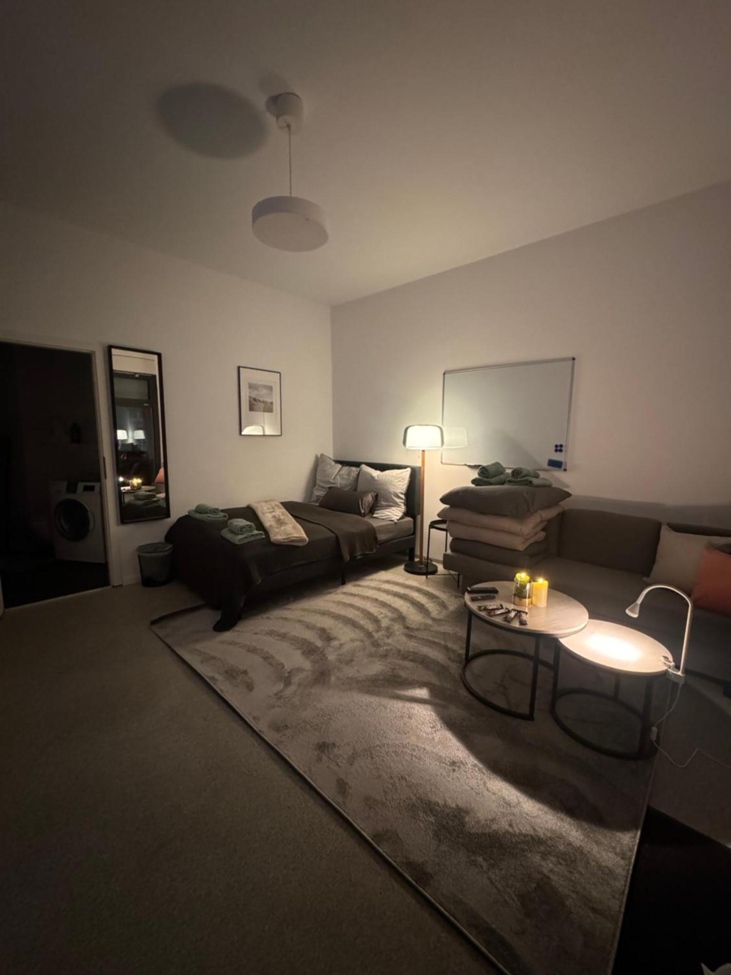 Red Stone Apartment *
