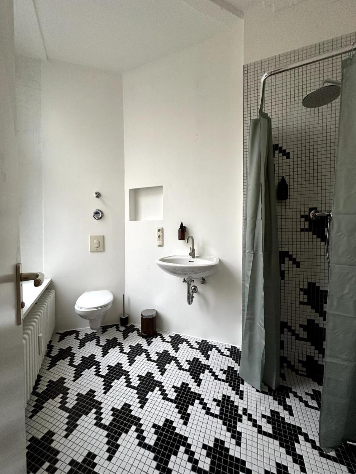 Cozy Rosy In Vibrant Area 4 * Berlin