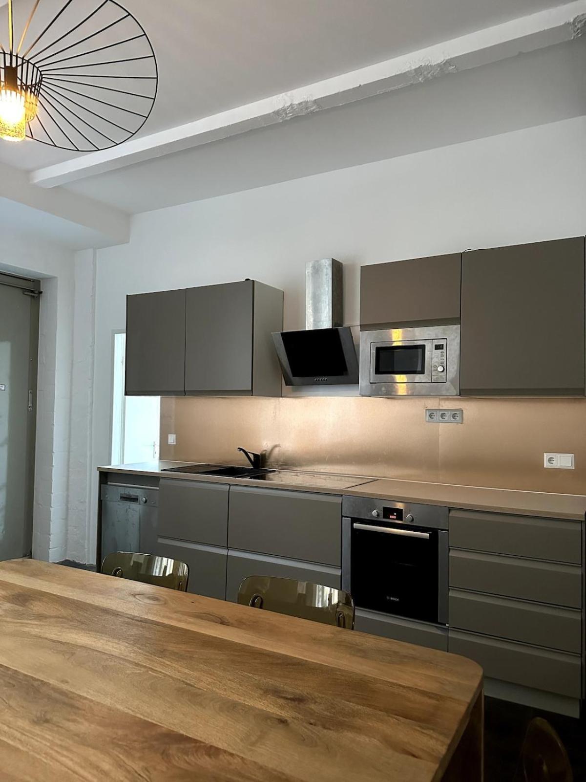 Cozy Rosy In Vibrant Area 4 Apartment Berlin