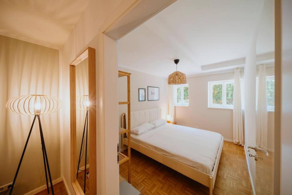 Parklounge In Historic Apartment *