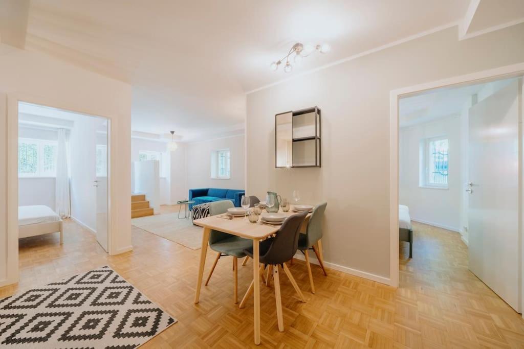 Parklounge In Historic Apartment