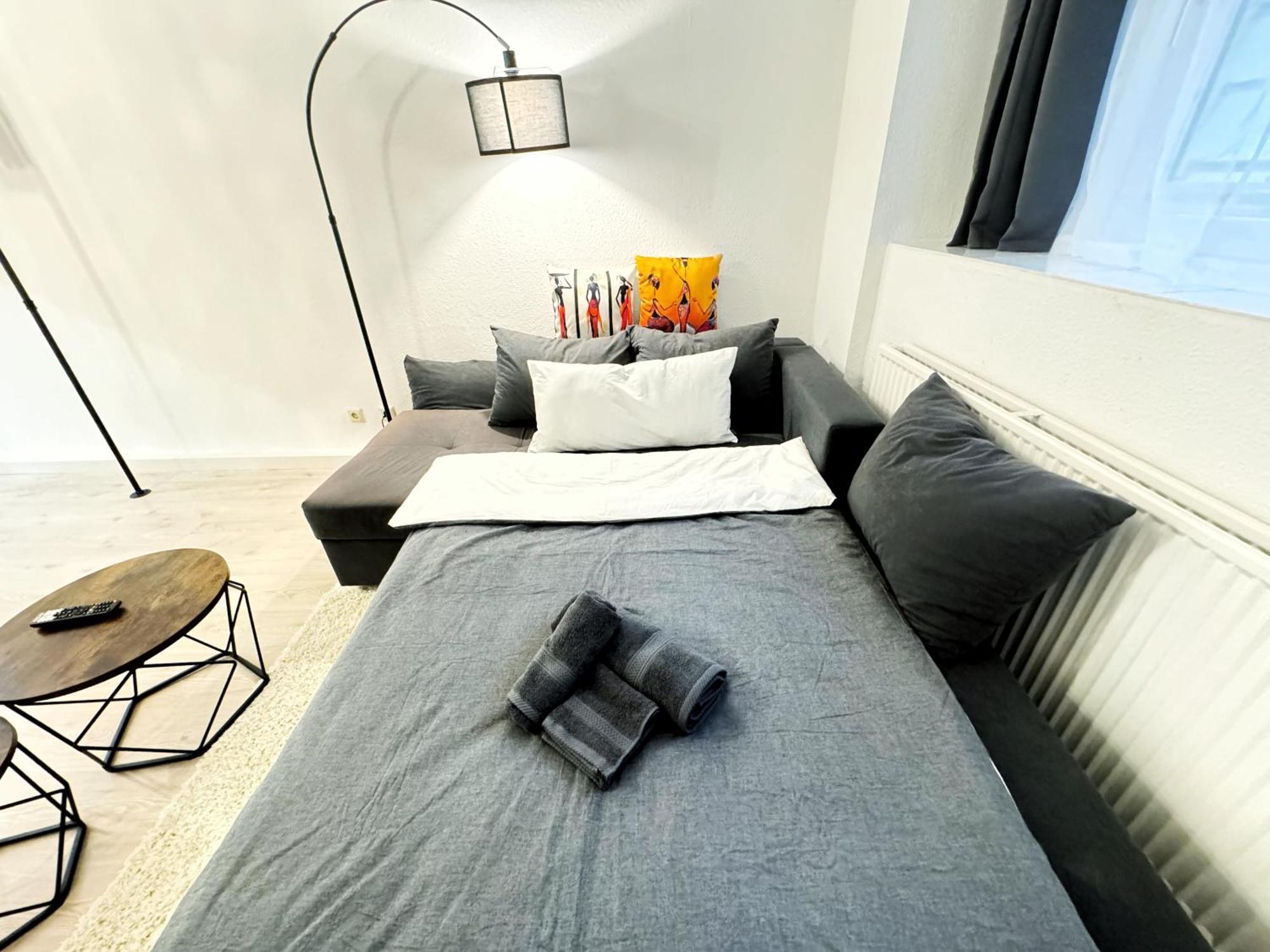 I Spacious 130qm Near Berlins Sights Apartment