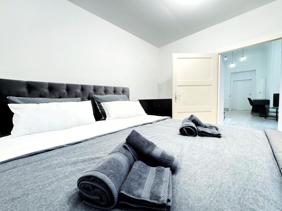 Apartment I Spacious 130qm Near Berlins Sights Berlin