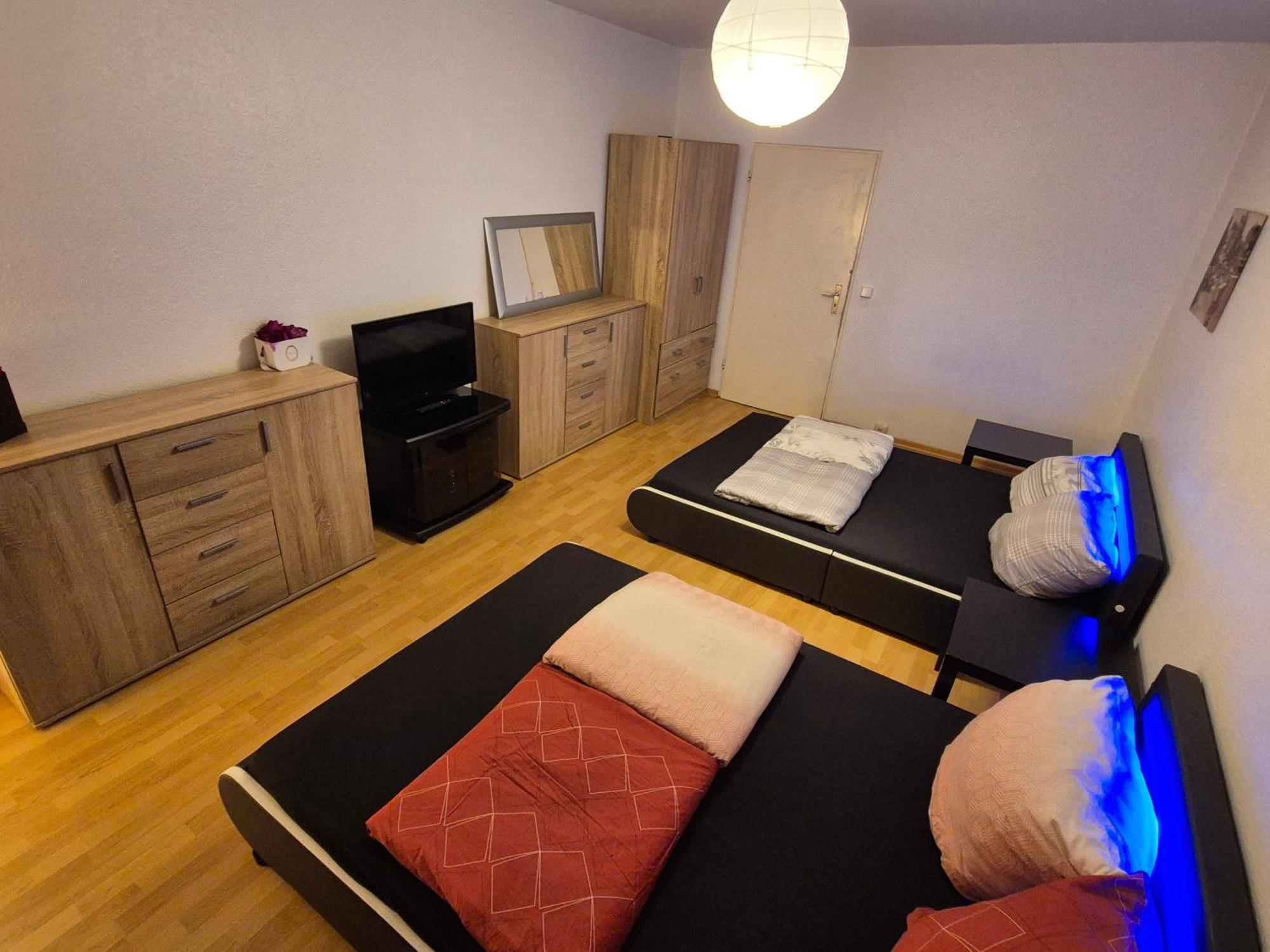 Schoene 3 Schlafzimmer Mit 4 Dopplbetten * Berlin