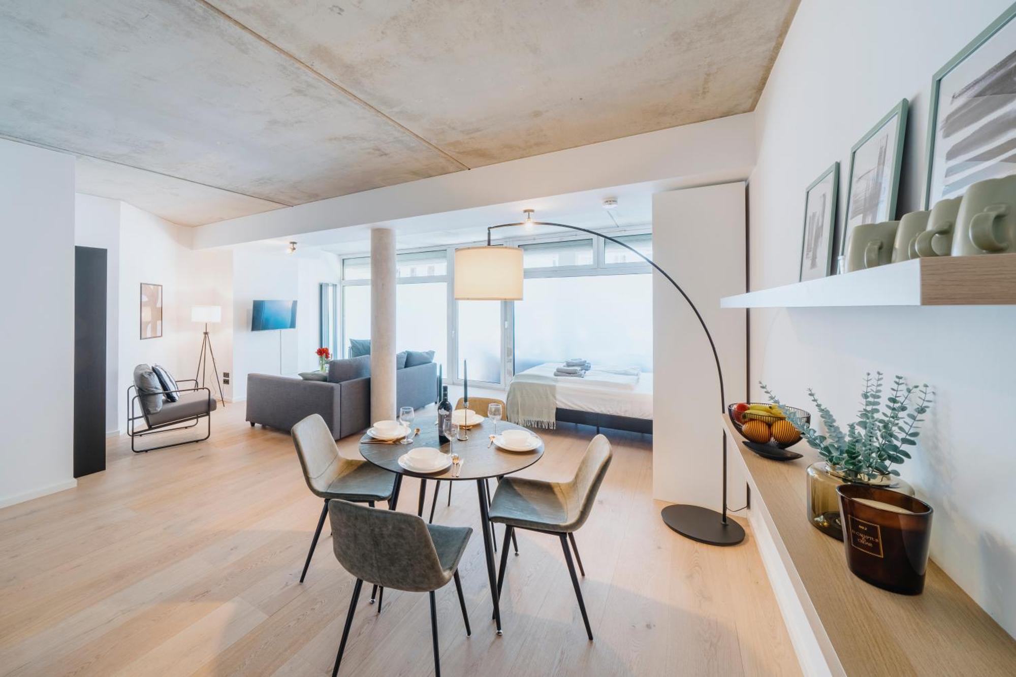 Apartment Homely - Loft, Terrace, Near Ostkreuz I Free Parking *