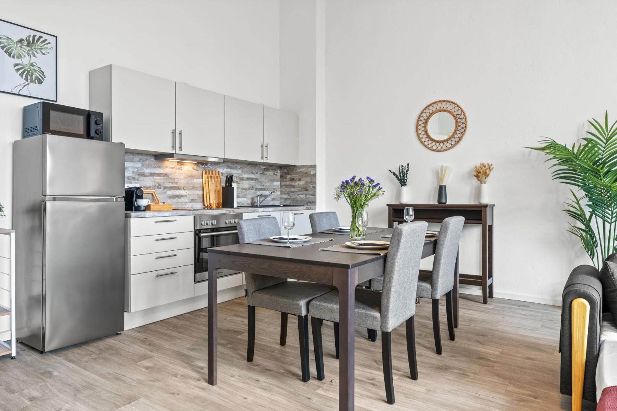 Mint Ueber Der Stadt Parken Kueche Wifi Apartment