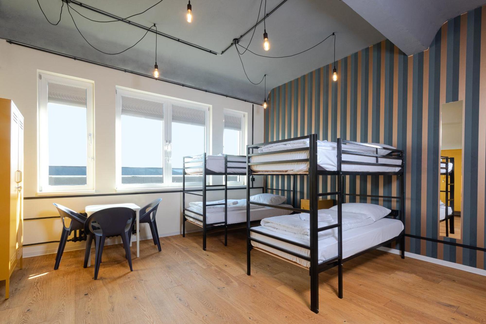 Coffee Hostel *