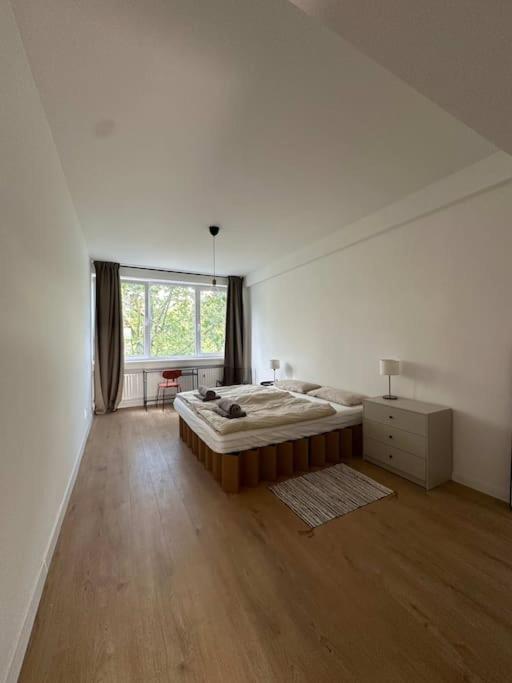 Helles Elegantes In Berlin-schoeneberg Apartment Berlin