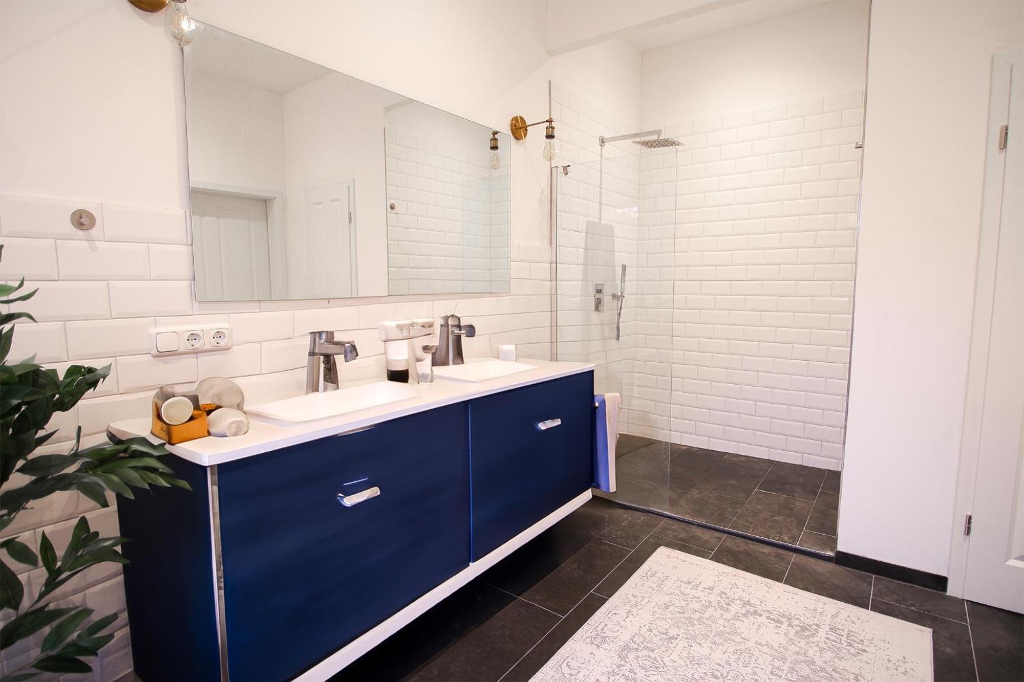 Haus Mit Pool, Garten Und Gym In * Berlin