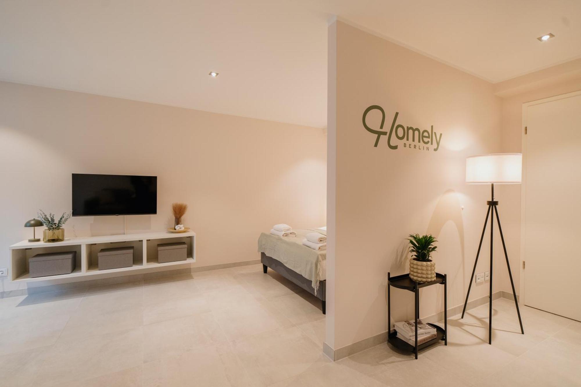 Homely - Huge Terrace, Modern, Quiet, Near Kudamm * Berlin