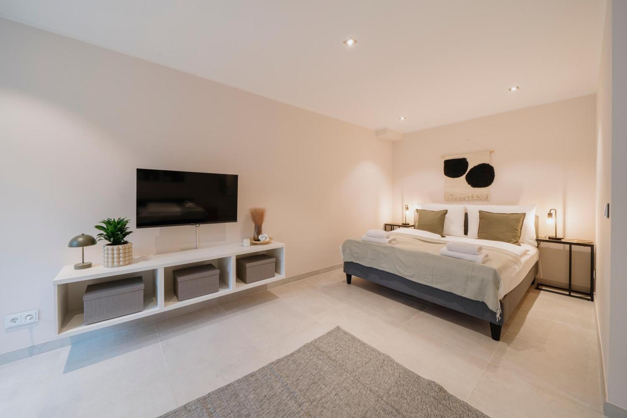 Apartment Homely - Huge Terrace, Modern, Quiet, Near Kudamm Berlin