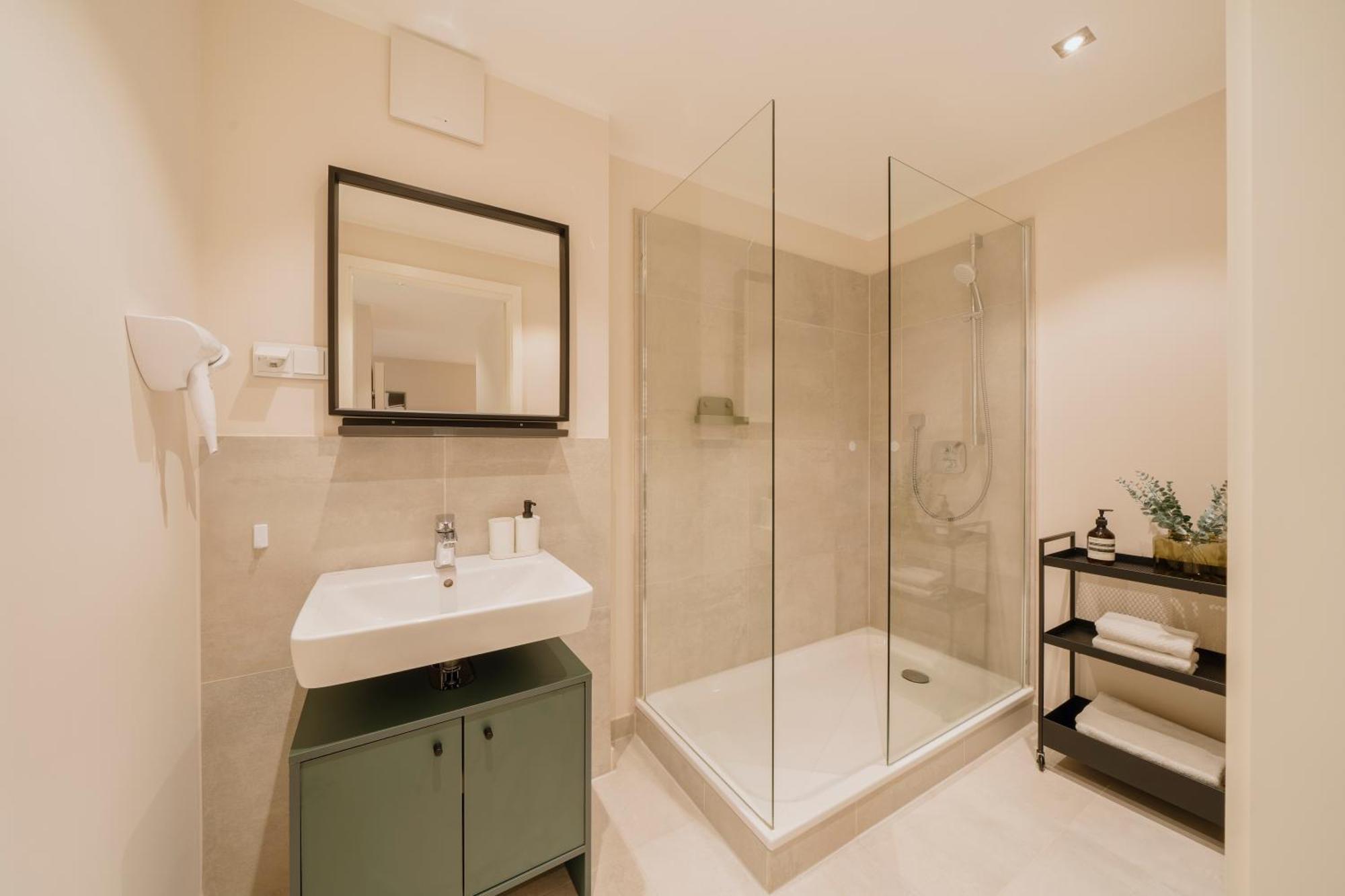 Apartment Homely - Huge Terrace, Modern, Quiet, Near Kudamm