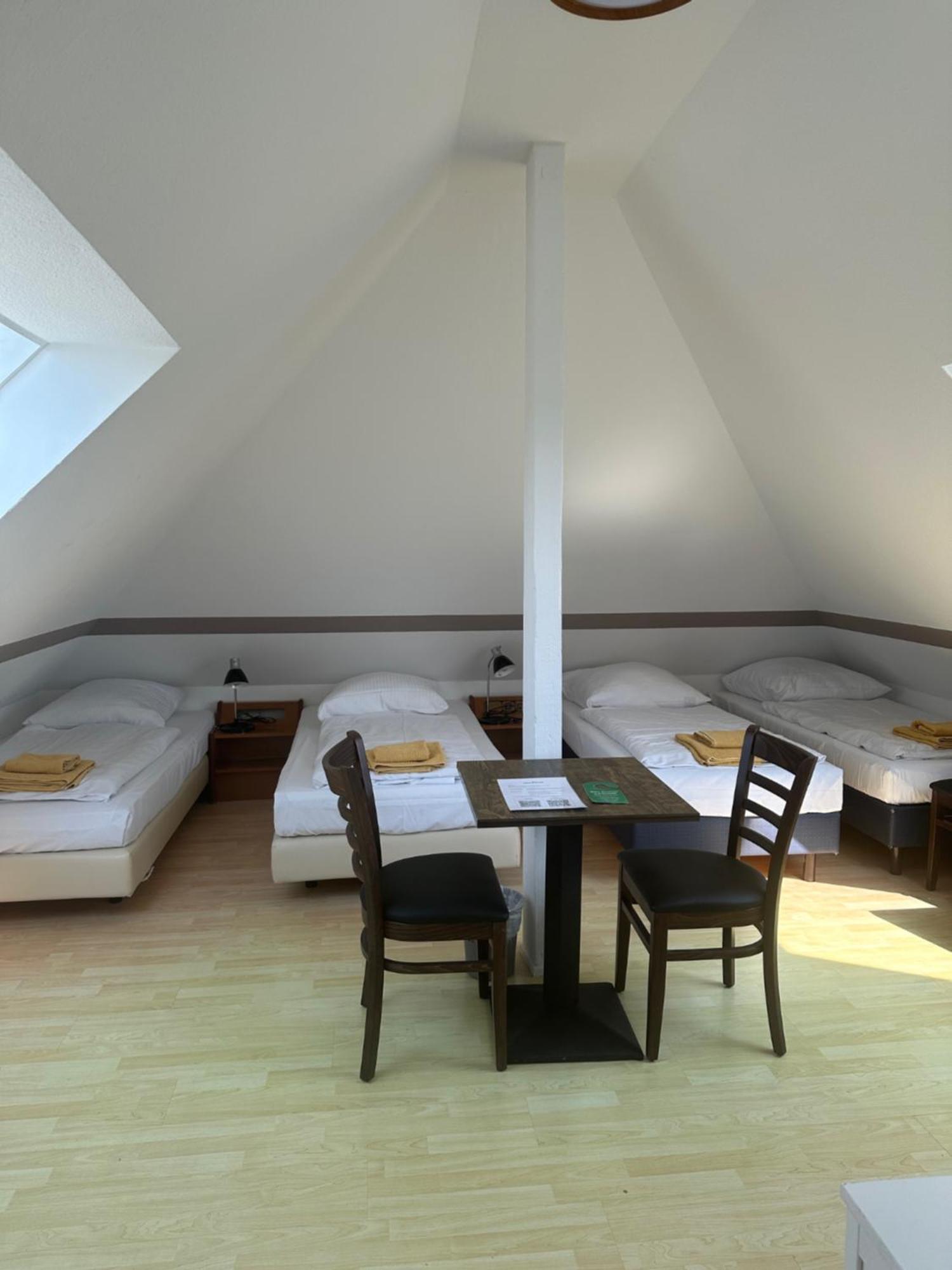 Pirol Hotel *