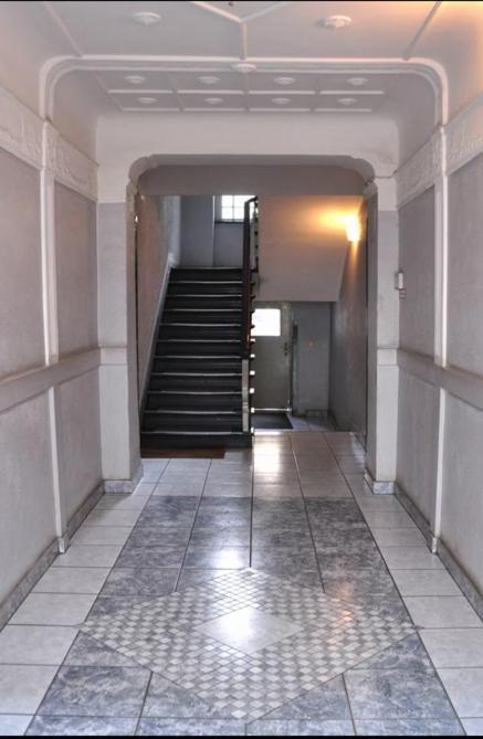 Apartment Geraeumiger Charme Mit Loggia Nahe Tempelhofer Feld *