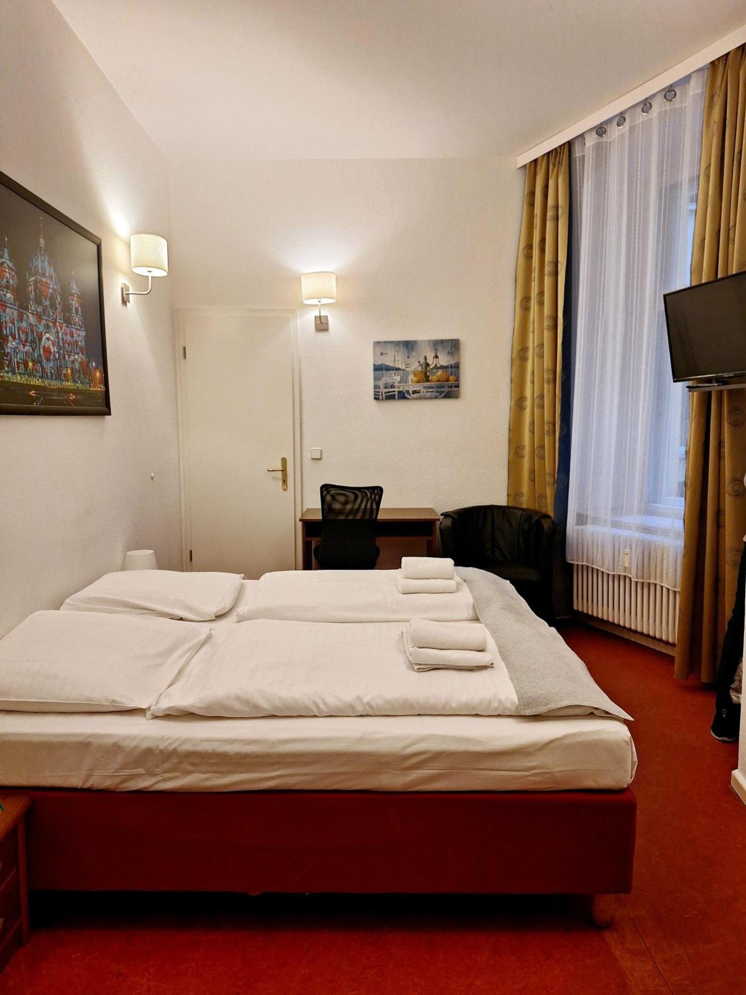 Hotel Amelie 3*