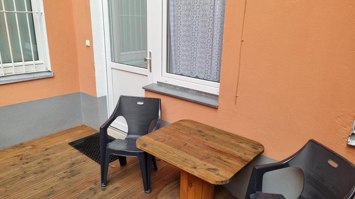 Km1 Small Two-room With Terrace * Berlin