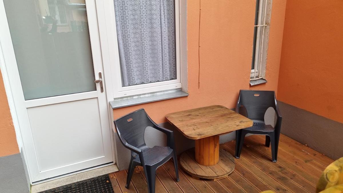 Apartment Km1 Small Two-room With Terrace Berlin