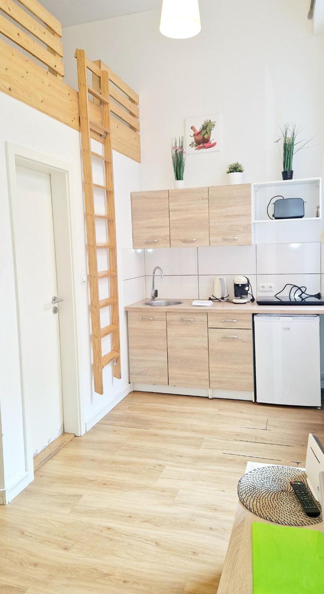 Apartment Km1 Small Two-room With Terrace Berlin