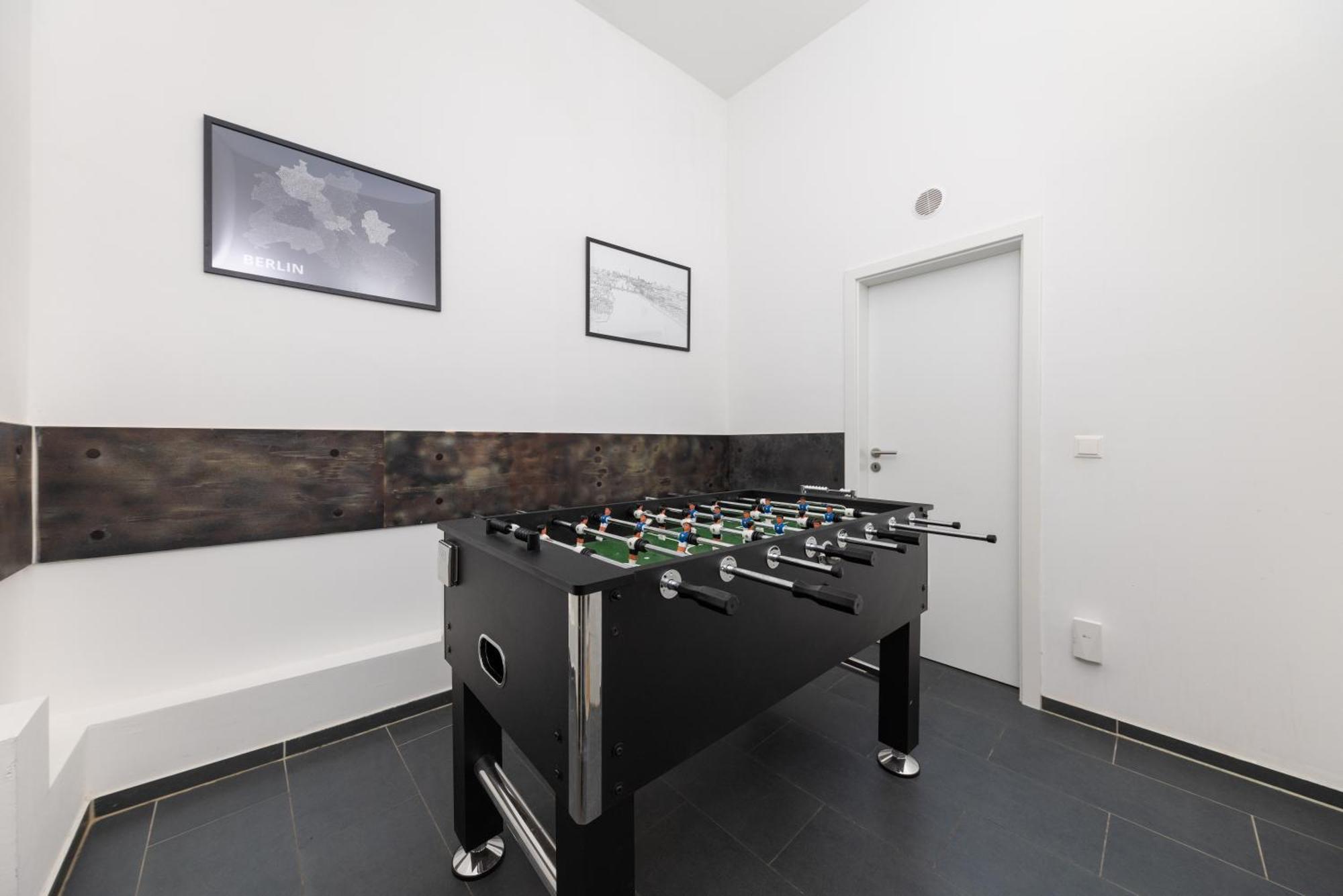 2br Modern Maybachufer Tischkicker Berlin