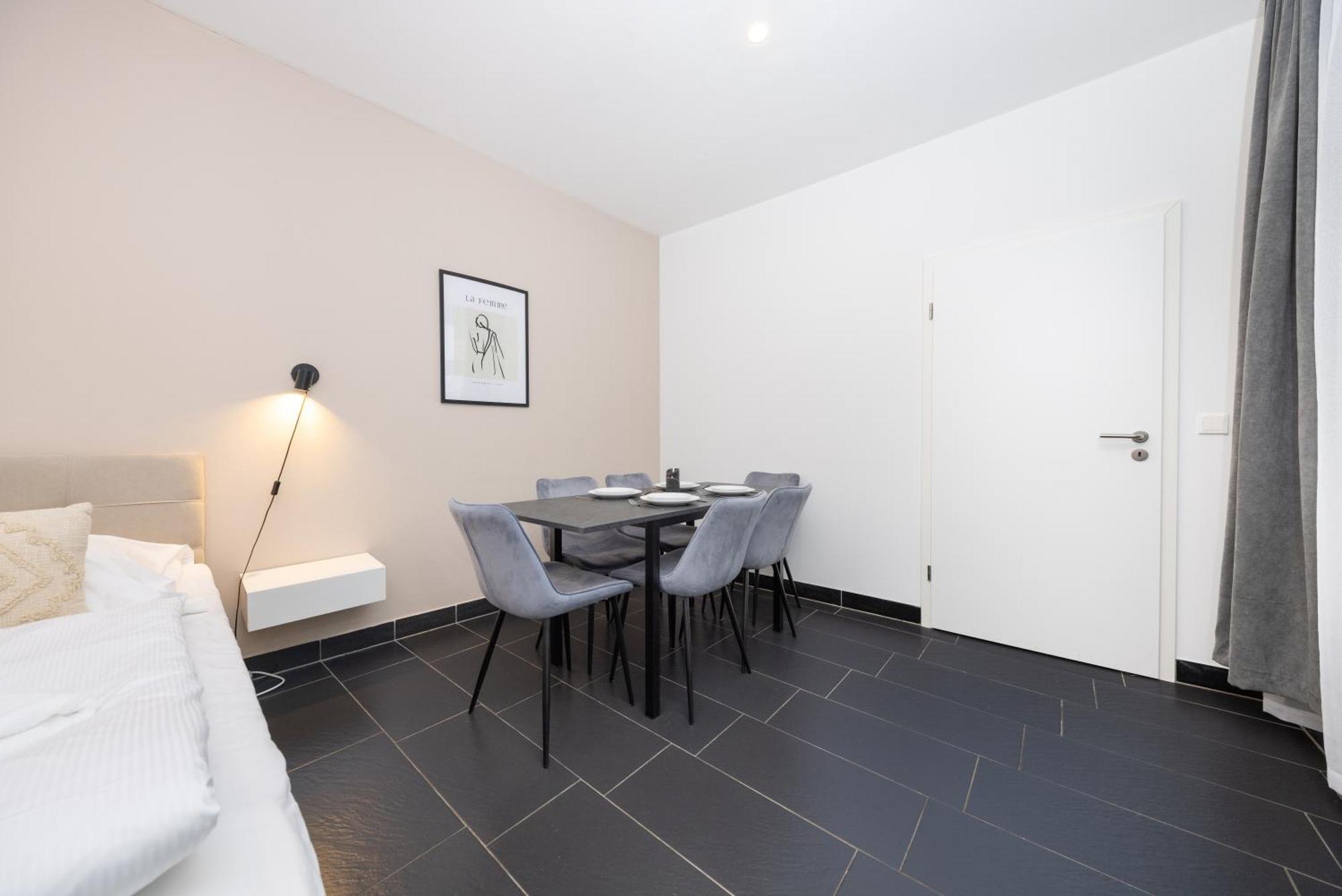 2br Modern Maybachufer Tischkicker Berlin