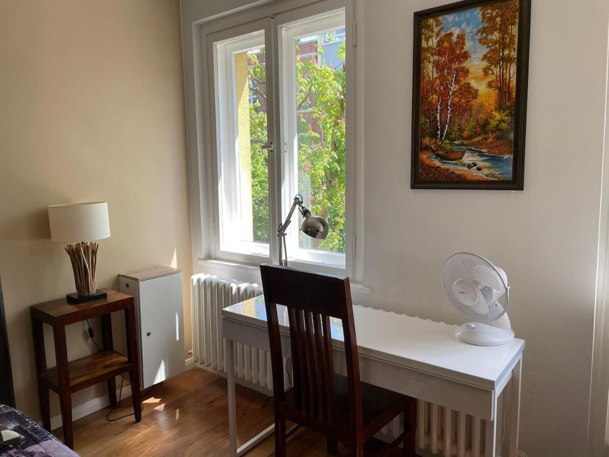 Modern And Cozy In Good Location Apartment *