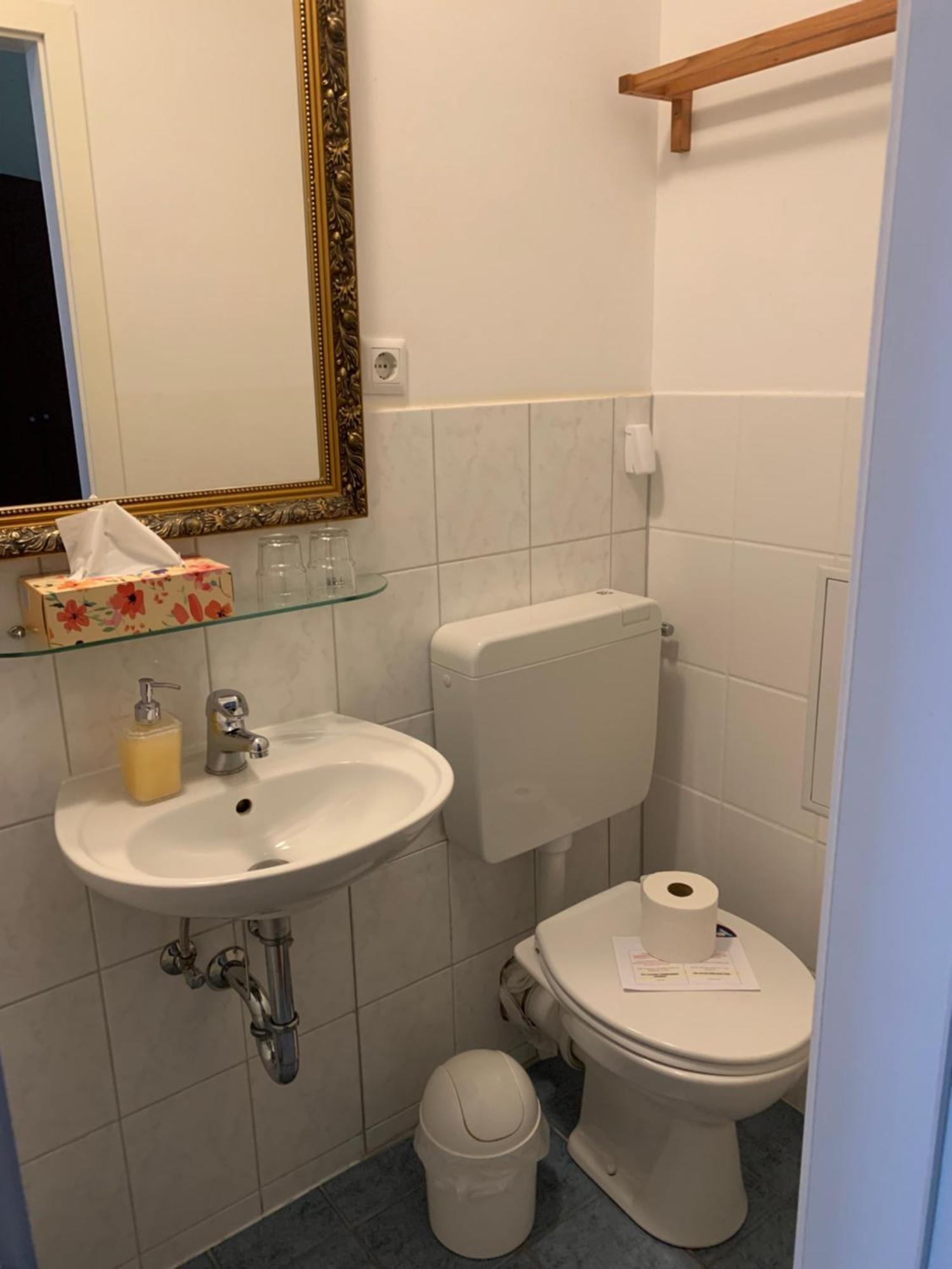 Senta Guest house 2*