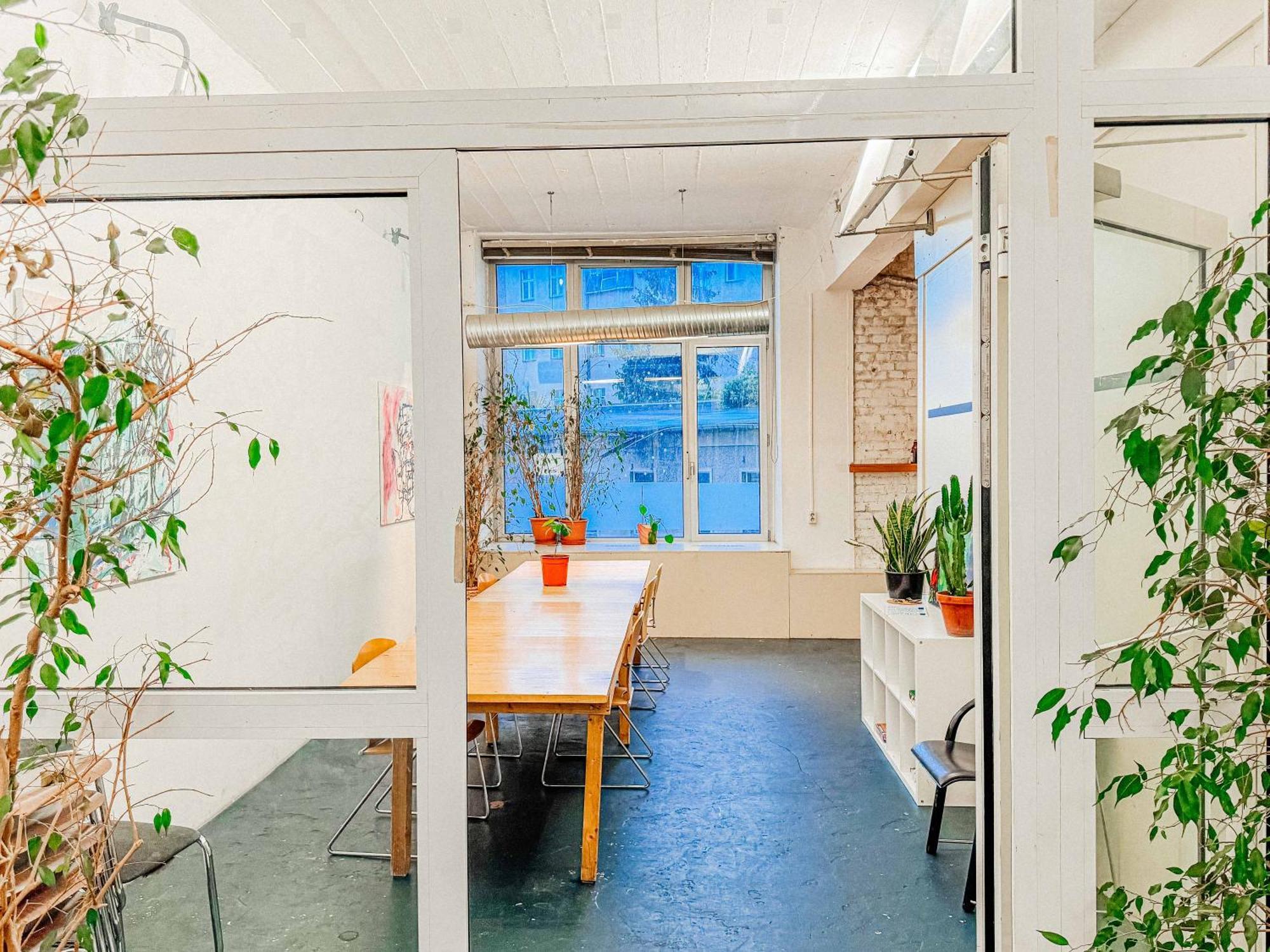 Apartment 200 Qm Loft Am Fluss Fuer Freunde Und Familien !