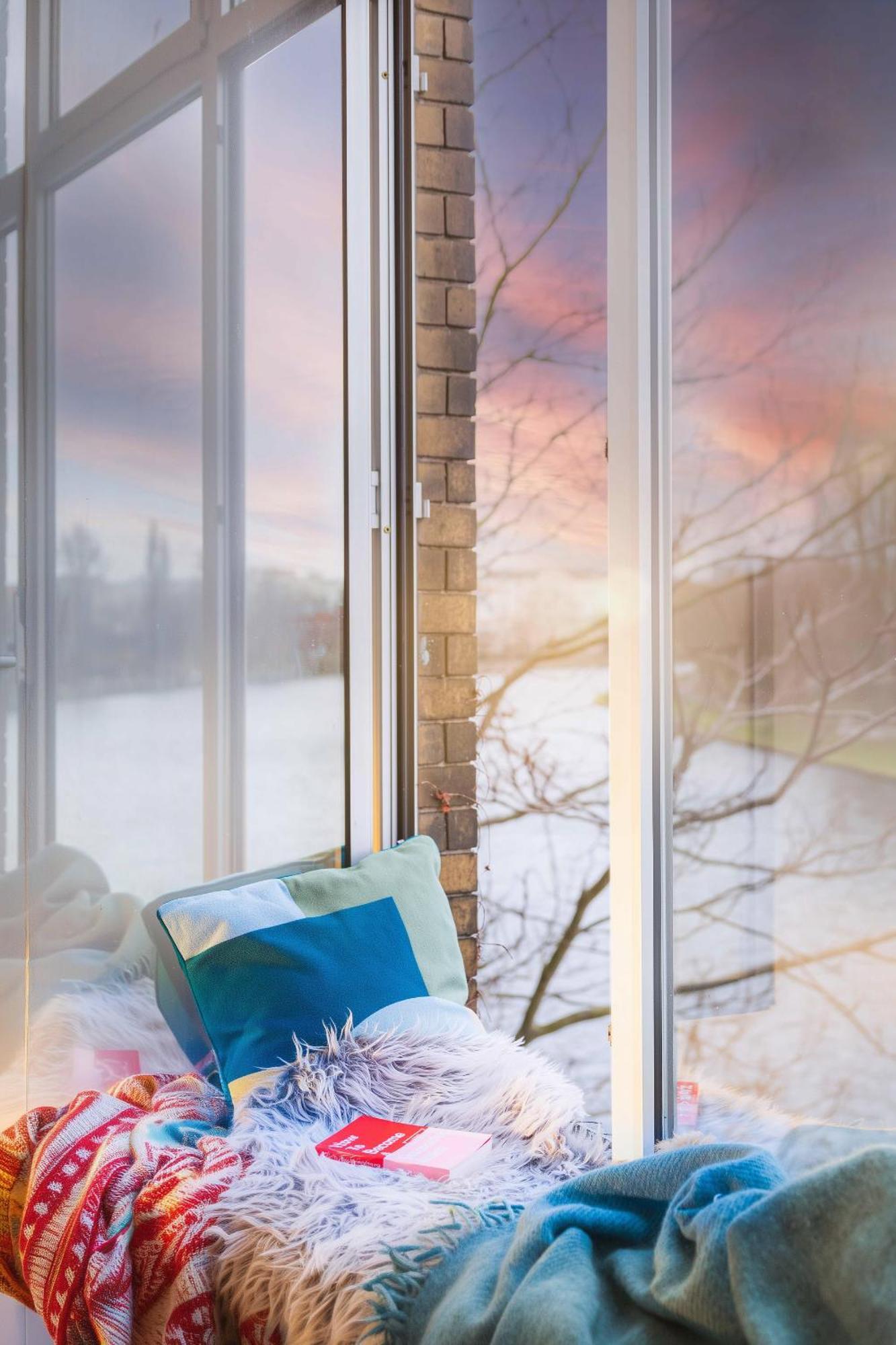 Apartment 200 Qm Loft Am Fluss Fuer Freunde Und Familien ! *