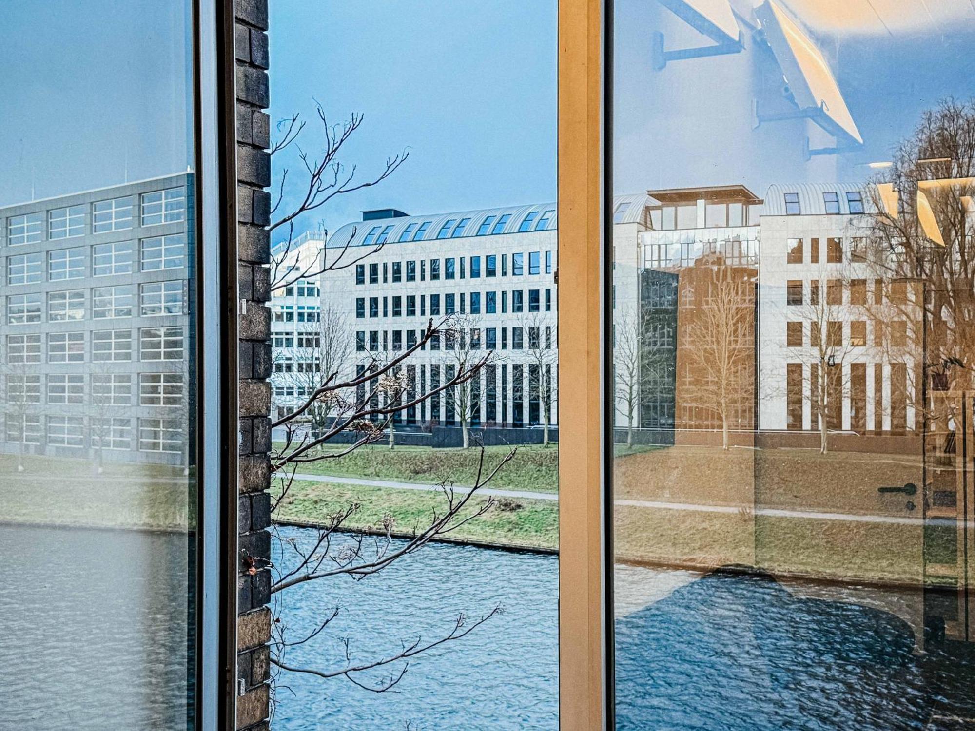 200 Qm Loft Am Fluss Fuer Freunde Und Familien ! Apartment *