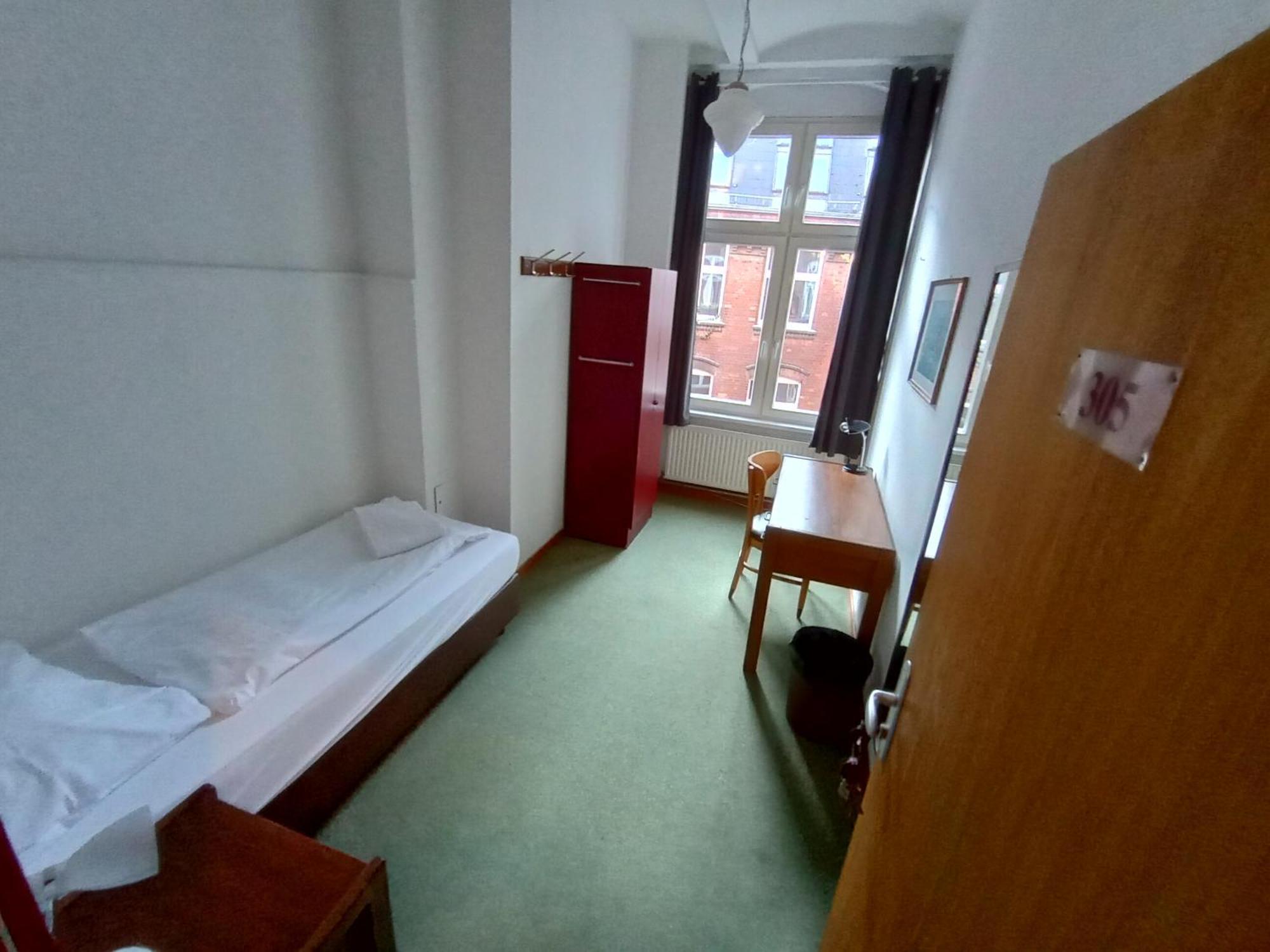 Fabrik - Baxpax Hostel Berlin