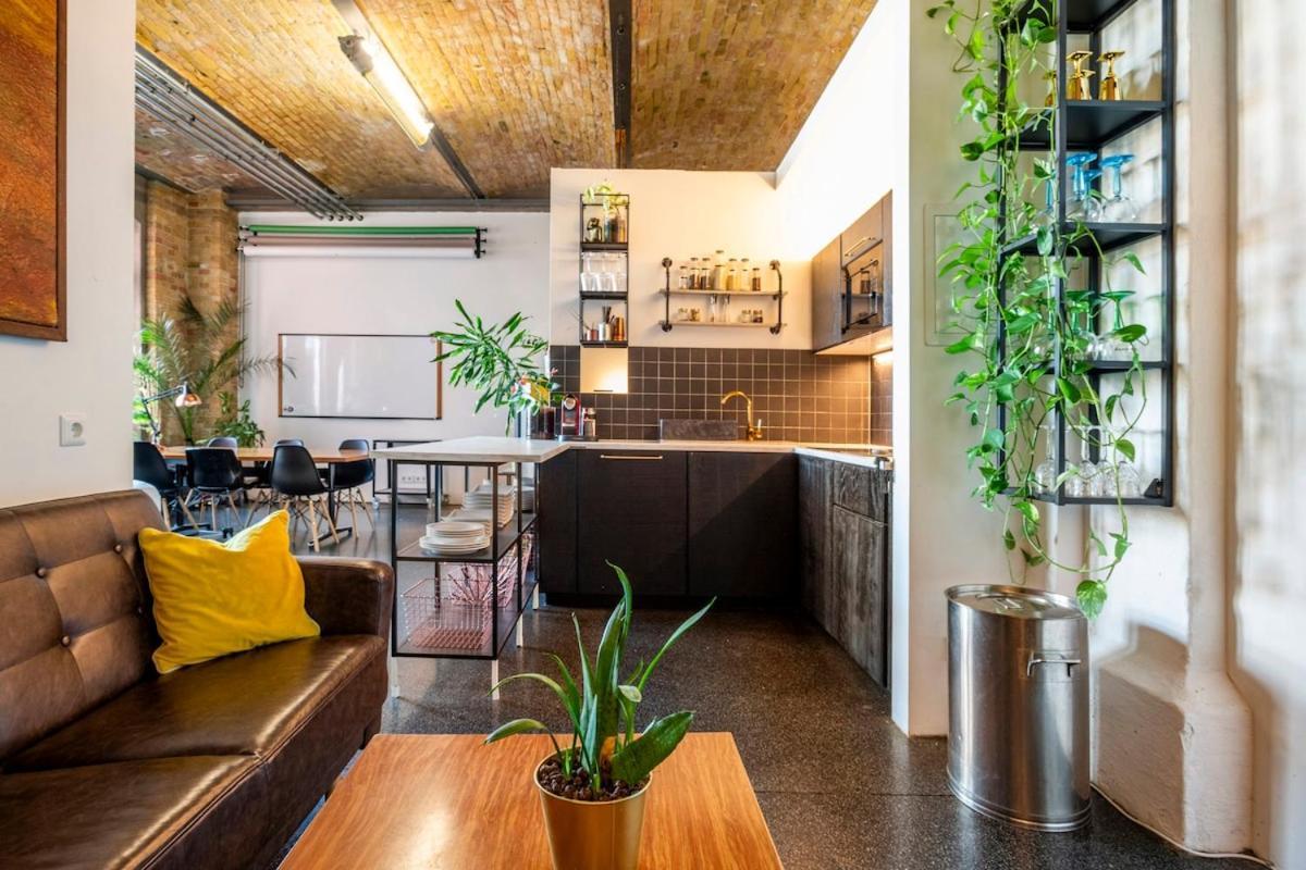 Loft & Artist In An Industrial Creative Hub Apartment Berlin