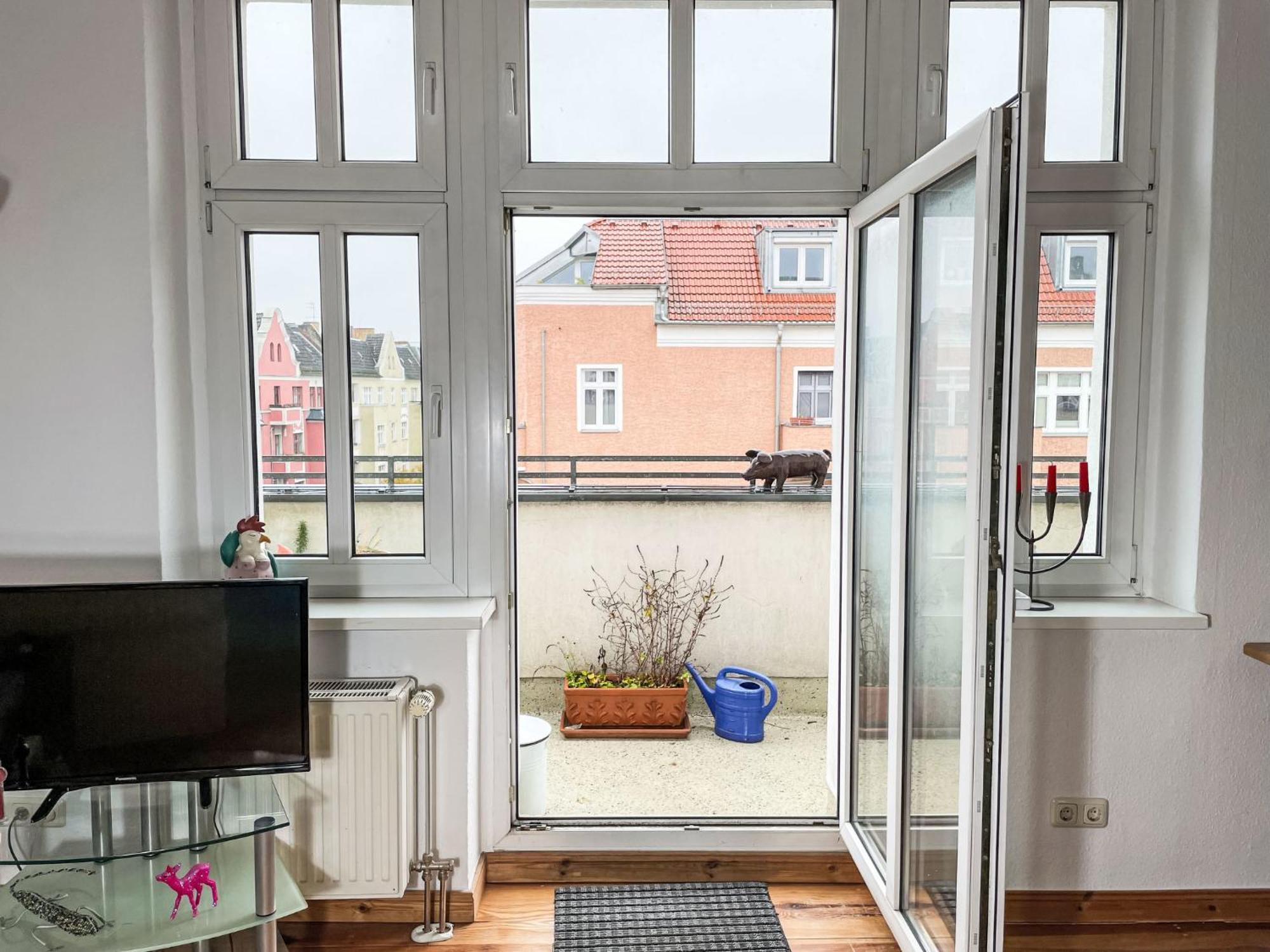 Regenbogen By Interhome * Berlin