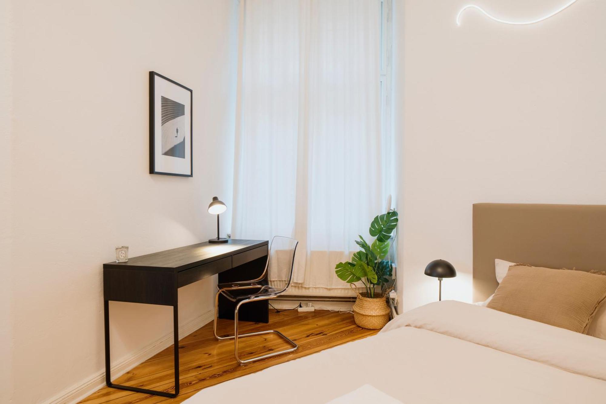 Homely - Luxurious, Spacious, Near Victory Column, River Berlin