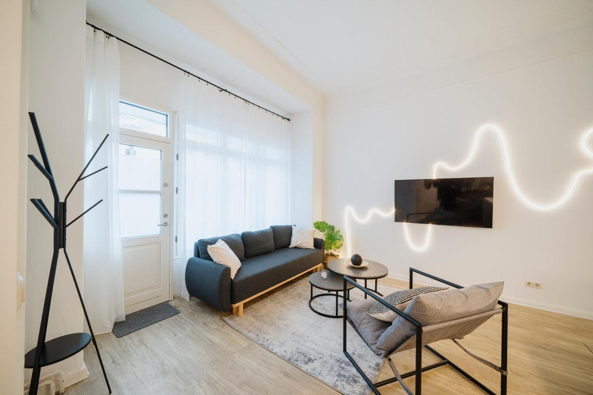 Homely - Luxurious, Spacious, Near Victory Column, River Berlin