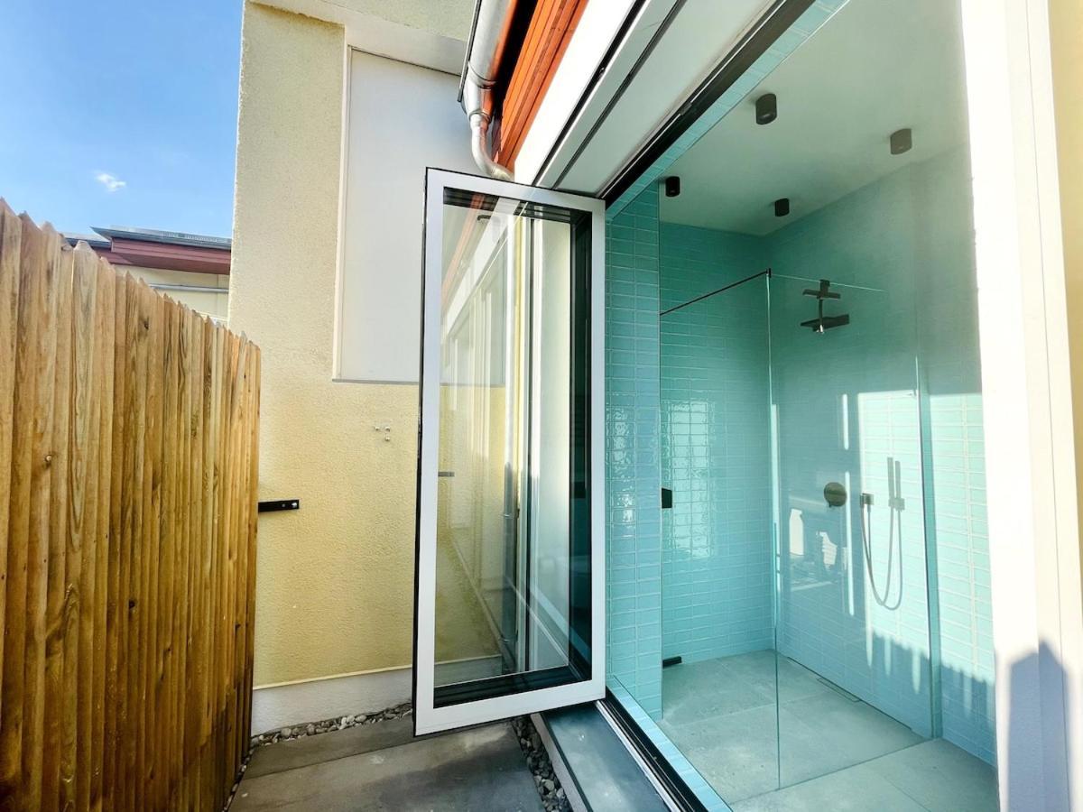 With A Bathroom And Private Entrance Door Apartment