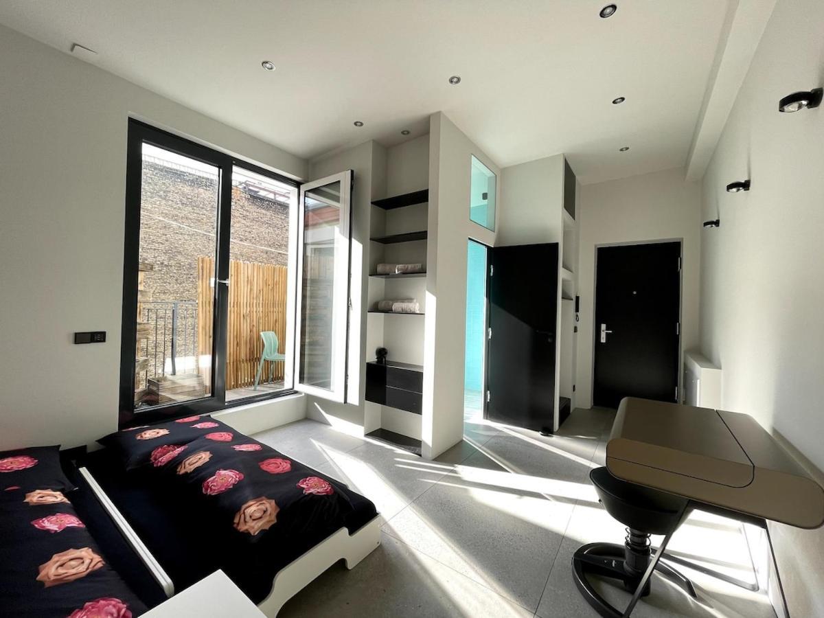 With A Bathroom And Private Entrance Door Apartment Berlin