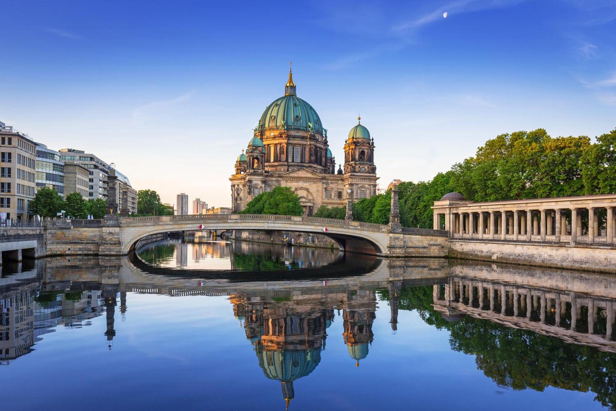 Homely - Super Modern, Center, Rosenthalerplatz * Berlin