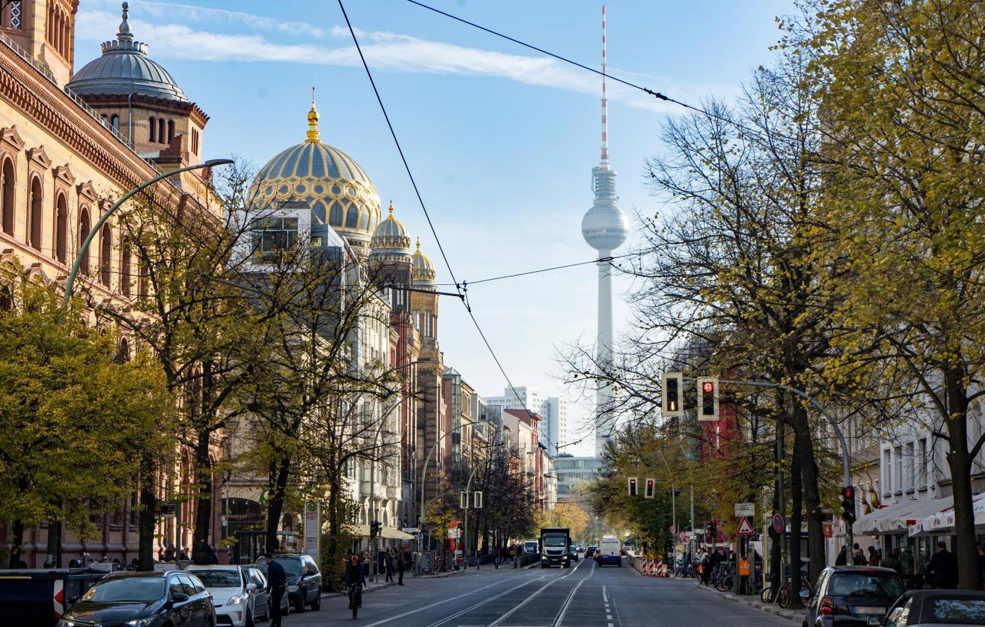 Homely - Super Modern, Center, Rosenthalerplatz * Berlin