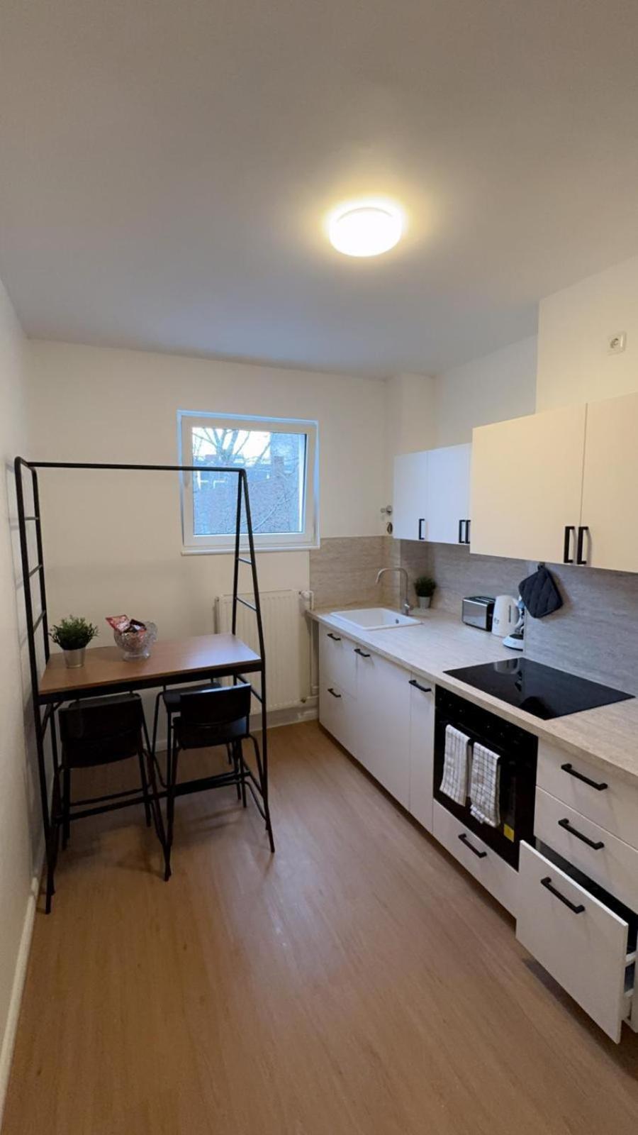 Apartment Modernes Ferienapartment In Berlin-neukoelln Berlin