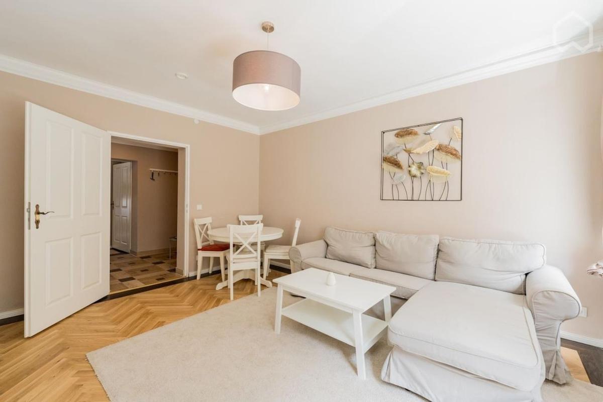 Moderne Fuer Junggebliebene In Kreuzberg-3l * Berlin