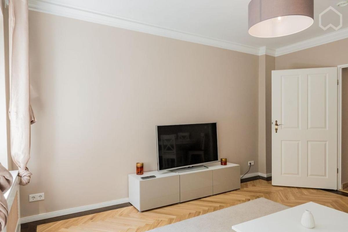 Moderne Fuer Junggebliebene In Kreuzberg-3l Berlin