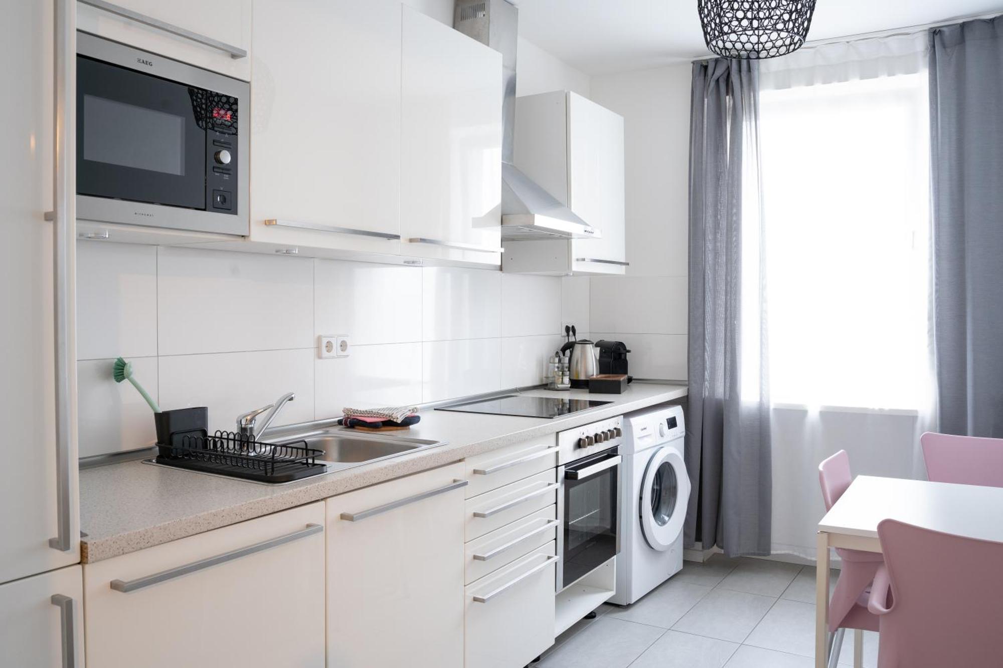 Urban Flats Apartment *