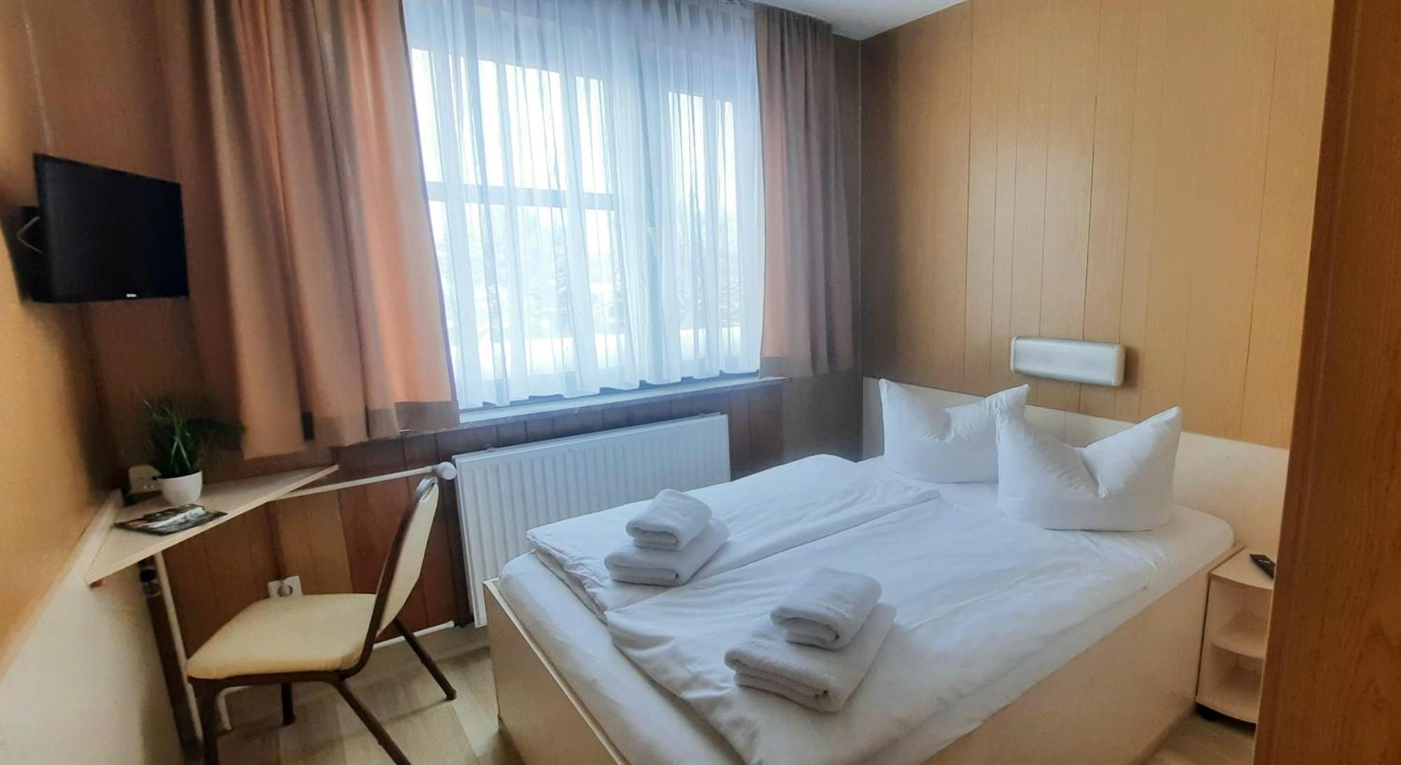 Central-hotel Tegel Hotel 2*